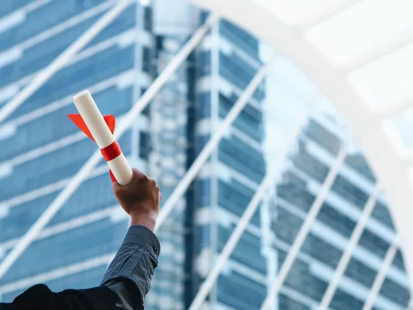 Jak wypełnić umowę o praktyki zawodowe i uniknąć najczęstszych błędów