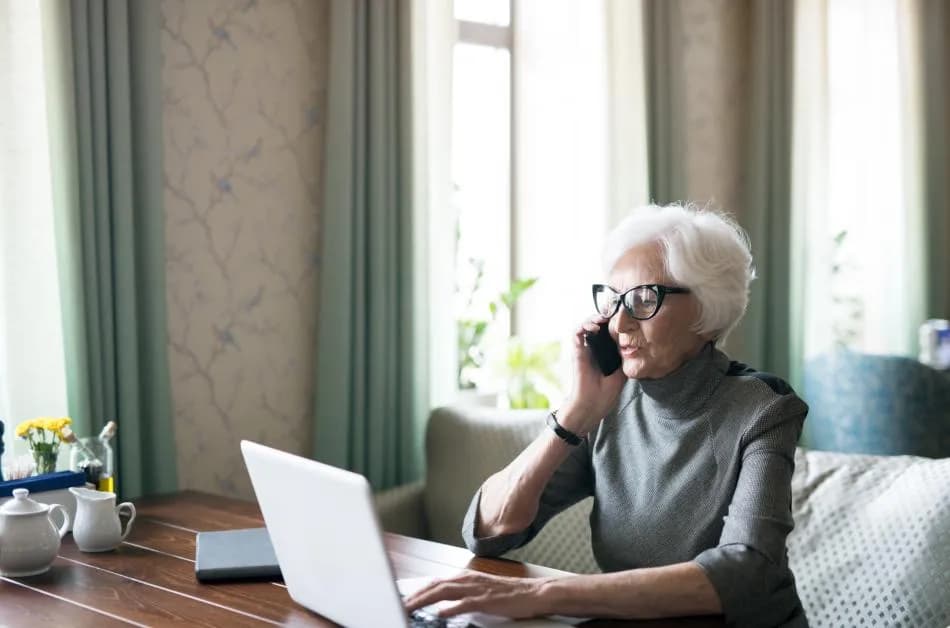 Jak zwolnić emeryta zatrudnionego na czas nieokreślony bez ryzyka?